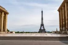 März 2020: Die menschenleere Place du Trocadéro in Paris zu Beginndes Lockdown 