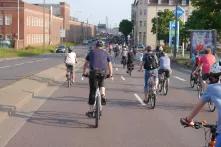 Fahrradfahrende in Halle