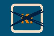 Der Text "KI" n einem quadratischen Rahmen, durchgestrichen mit zwei blauen Linien, die ein "X" bilden. Dies symbolisiert die Ablehnung von KI.