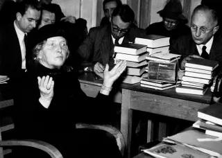 Mathilde Ludendorff im Spruchkammerverfahren (1949) © Ullstein Mathilde Ludendorff im Spruchkammerverfahren (1949) © Ullstein