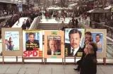 Auf der Stuttgarter Königstraße stehenWahlplakate der im baden-württembergischen Landtag vertretenden Parteien Grüne, SPD, CDU, FDP und Republikaner (l-r, aufgenommen am 7.3.96). Insgesamt 18 Parteien und neun Einzelbewerber - eine Rekordzahl - kämpfen am 24. März um die voraussichtlich mindestens 120 Mandate im Stuttgarter Landtag.