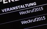 Hinweis in einem Hotel in Kassel (Hessen) auf eine Versammlung des Vereins "Weckruf 2015" am 19.07.2015. Rund 70 ehemalige AfD-Mitglieder beraten über die Gründung einer neue Partei. Foto: Uwe Zucchi/dpa (zu dpa «Treffen von AfD-Abtrünnigen begonnen - Parteigründung erwartet» vom 19.07.2015)